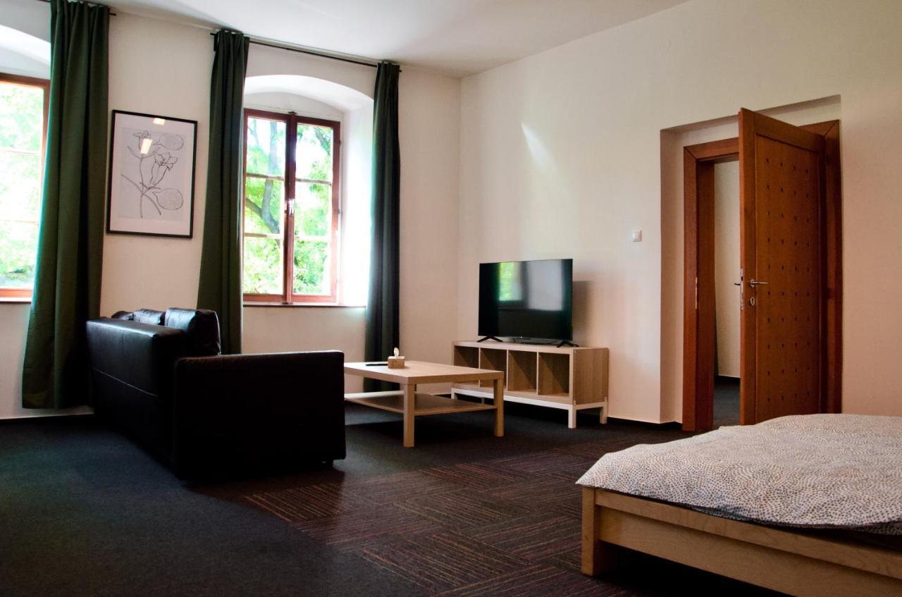 Elephants Apartments บราติสลาวา ภายนอก รูปภาพ